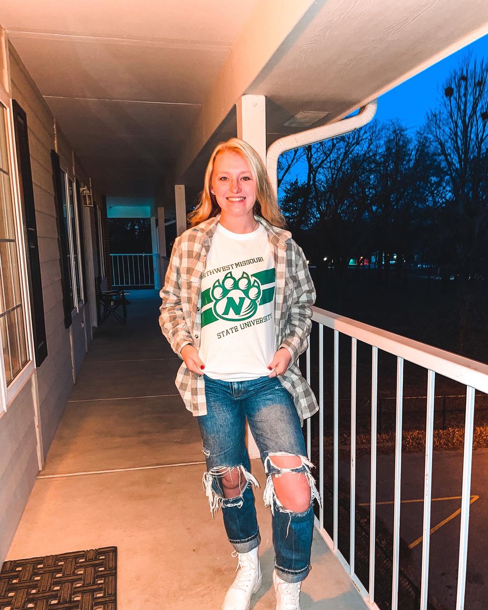 NeelyA_golf's tweet photo. Proud to announce my commitment to Northwest Missouri State to further my education and golf career! Thank you to everyone who has stood by my side through my journey! Go Bearcats! https://t.co/B2CDtG8mN1