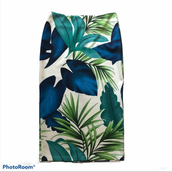 Jane22749's tweet image. So good I had to share! Check out all the items I'm loving on @Poshmarkapp from @HypnoticFeatur1 #poshmark #fashion #style #shopmycloset #reveuse #pinkheart #caparros: posh.mk/BcM1V68X8lb