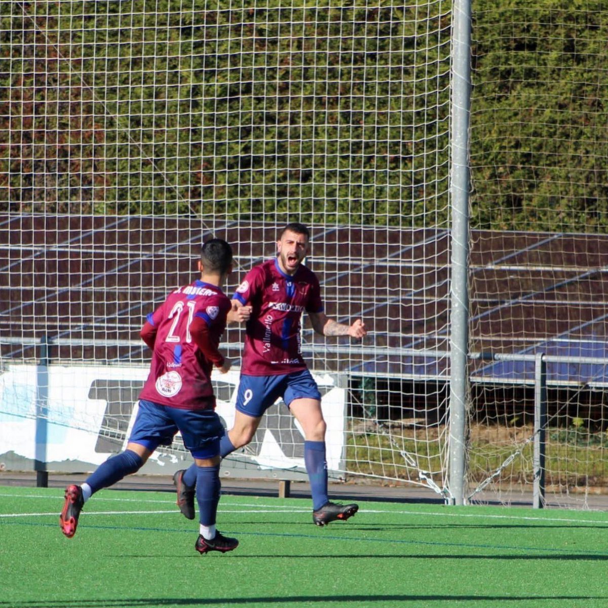 SDNavarroFCofi's tweet photo. ¡Vamos #NavarroCF! ⚽️ 🔴🔵
#gol #terceradivision #tercera #asturias #futbolterceradivision #futbol #laliga #futbolistas #resultadosterceradivision https://t.co/ys1njbeWSb
