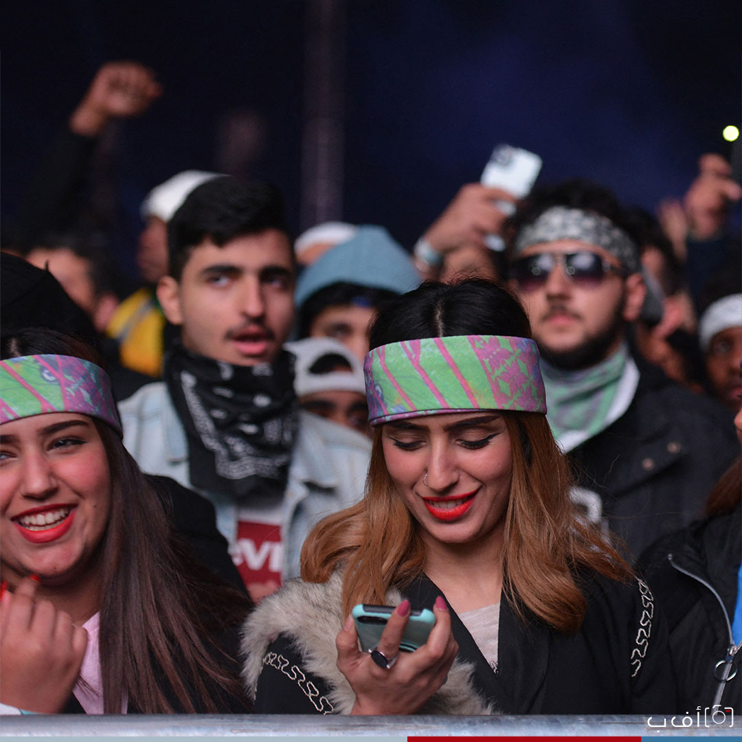 alhurranews's tweet image. مهرجان موسيقي في السعودية يستقطب مئات الآلاف.

أعلنت هيئة الترفيه السعودية الاثنين، أنّ أكثر من 732 ألف شخص حضروا مهرجان "ميدل بيست" الموسيقي السنوي خلال الأيام الأربعة الماضية، غالبيتهم من الشباب، بحسب ما نقلت وكالة فرانس برس.