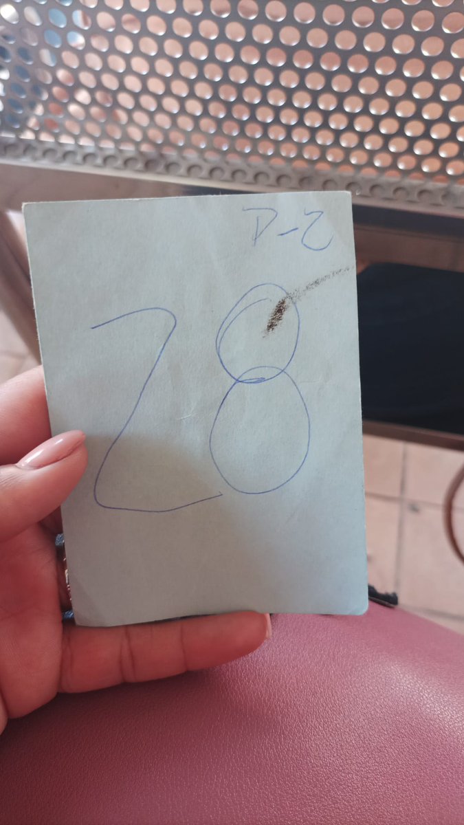 LicetEspinosa's tweet photo. Yo aquí en la Embajada del Reino de España en RD, esperando mi turno con un modernisimo ticket de entrada, la verdad que vamos en progreso y desarrollo continuo #embajadaespañard #rd #Espana https://t.co/05x3X6Rmjy