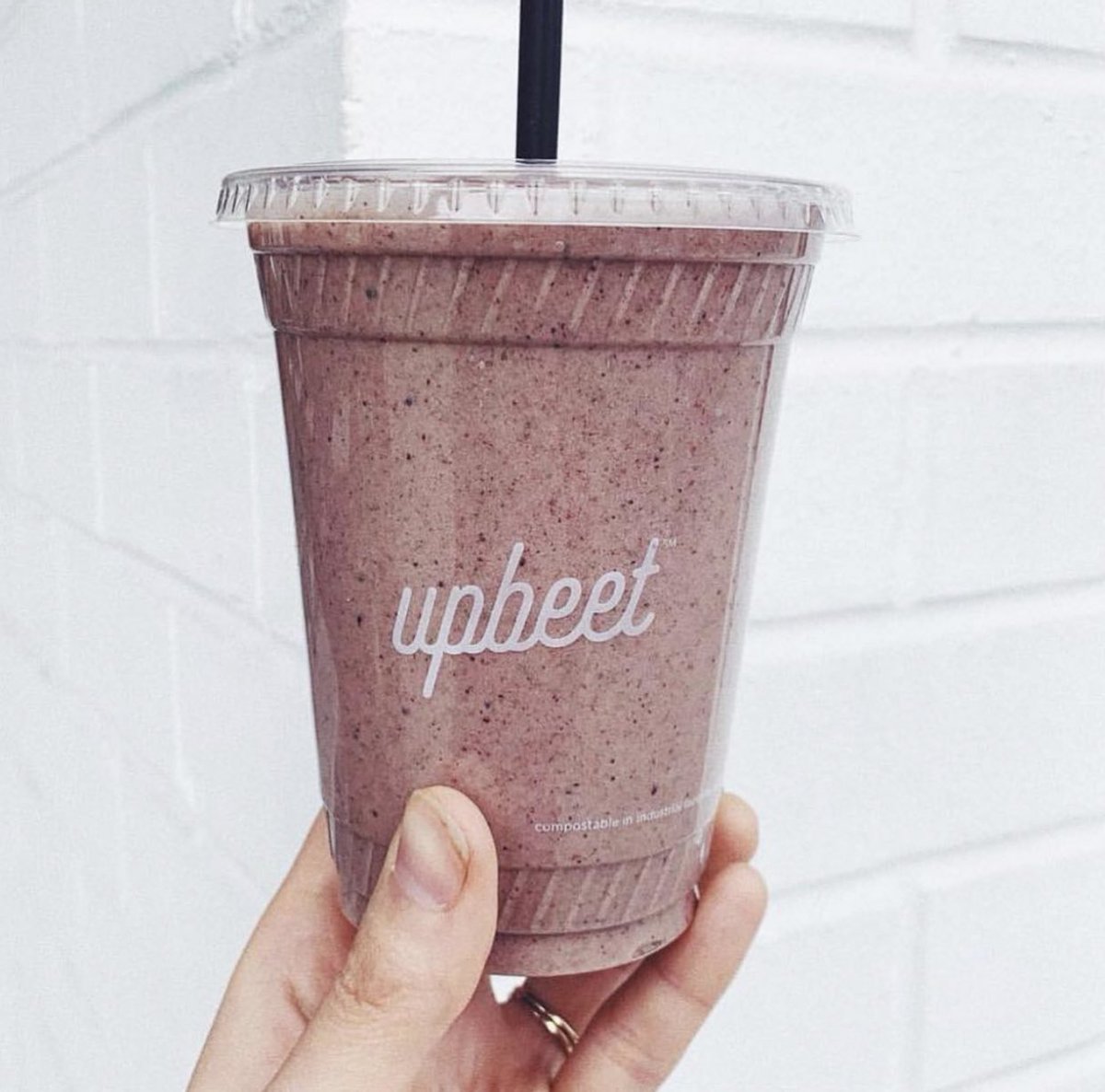 upbeet's tweet photo. It’s a #holidayweek 🌟 schedule yourself a Coffee Date https://t.co/wqXs2DXw8B