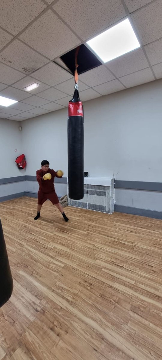BRFCTrust's tweet photo. 🥊 Our @BrfcOffer team have been offering a variety of sports to young people, as part of the Neighbourhood Youth Offer! 

The team have been busy in and around Audley offering boxing sessions, which has seen a fantastic response from the local community! 

#WeAreTogether 🔵⚪️ https://t.co/sxyMqgpBlV
