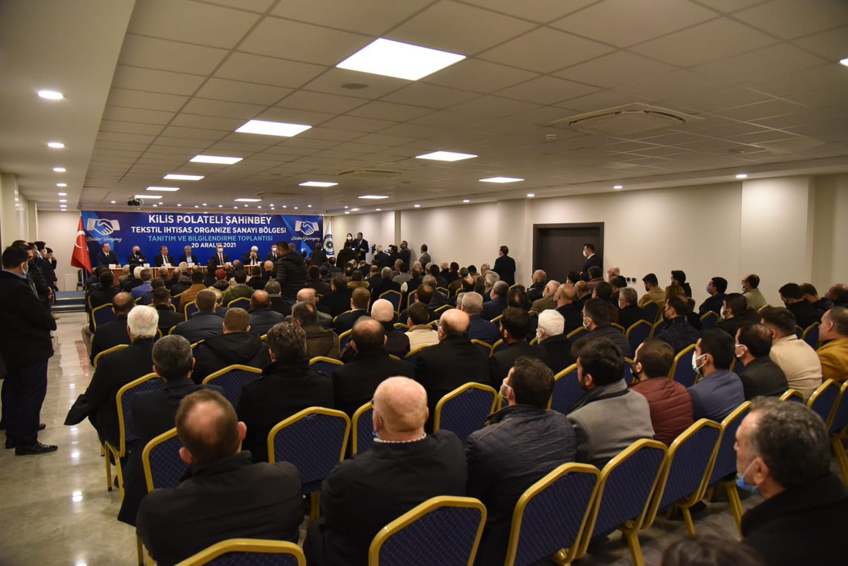 🔴 Polateli-Şahinbey Tekstil İhtisas Organize Sanayi Bölgesi Tanıtım ve Bilgilendirme Toplantısı'nda OSB'nin arsa tahsis çalışmaları, alanda başlayacak çalışmalar ve Gaziantep ile Kilis illerinin iştirakinde bundan sonraki süreçte atılabilecek adımlar değerlendirildi.