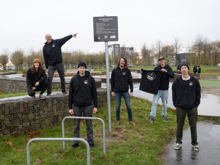 In opdracht van de gemeente Haarlemmermeer hebben wij de eer om de nieuwe skatecoaches van Skatepark Headville Floriande in het nieuw te steken.