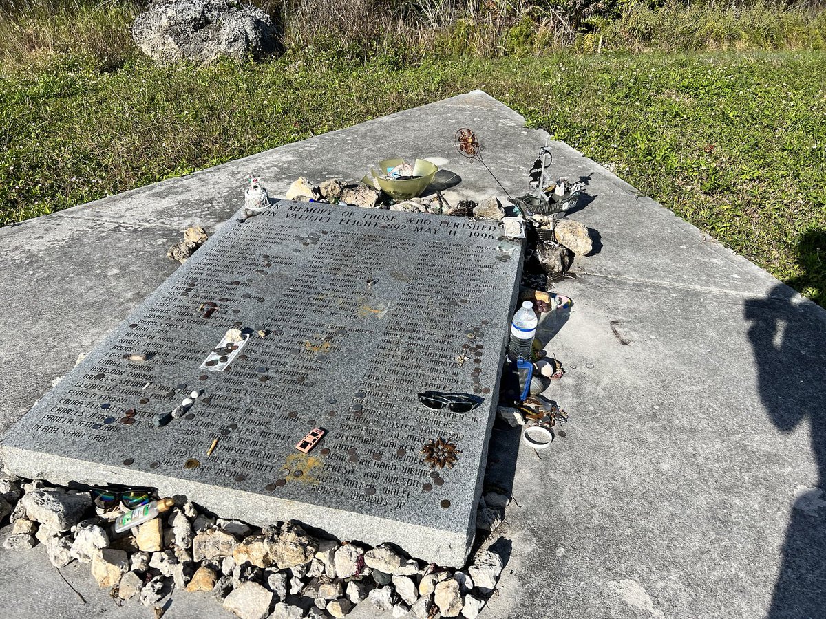bobbydevito's tweet photo. Here’s some photos from the site, it is located in the Everglades very close to the Miccosukee Indian reservation and points to the actual location of the site. #flight592 #everglades #walterhyatt https://t.co/H7Ek9agcV6