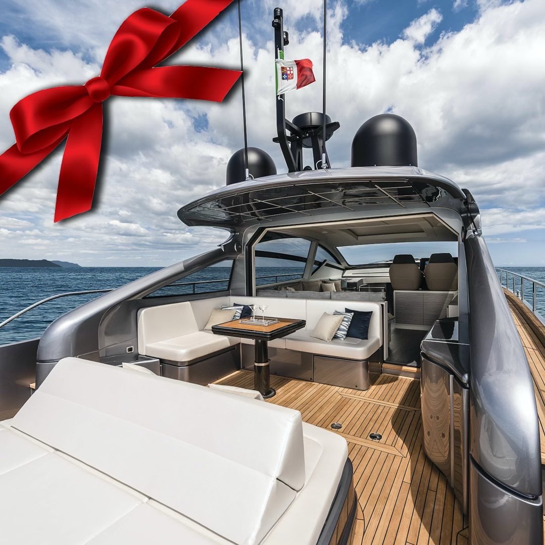 ExecutiveYacht's tweet photo. Making it’s debut this past September at the Cannes Yachting Festival, the Pershing 6X embodies the “boldest side of the brands character” 

Santa and his elves are working hard and have the next 6X available for delivery in March of 2022.

1-888-237-1647 https://t.co/5EyjED5zLM