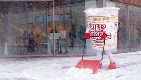 mondomascots's tweet photo. Cup noodle shovels snow https://t.co/JDMMBTMZKE