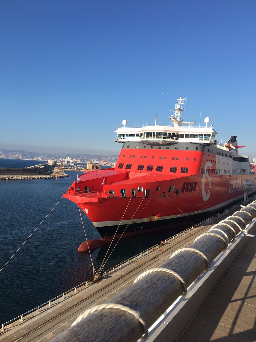MarseilleMag's tweet photo. Vue de Marseille à partir des Terrasses  du Port  @LesTDP @guilhemricavy @MeteoFrance_SE temps superbe 🤩 Marseille ma ville ! https://t.co/oxYlohiCsy