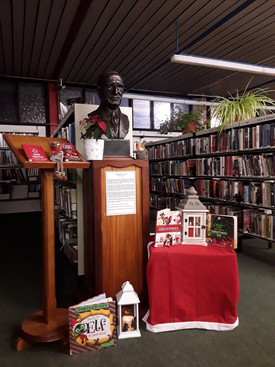 clarelibrary's tweet photo. The staff at De Valera Library would like to wish all our patrons a very happy and peaceful Christmas.
#devaleralibrary #feelingfestive #christmasinthelibrary https://t.co/kzwNd0jqsl