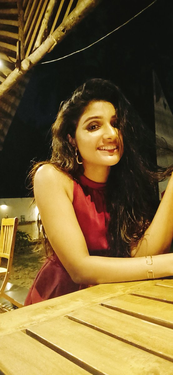 mirnaaofficial's tweet photo. Full of smiles 😁 Throwback to the Birthday night ✨❤️ https://t.co/qf5Oxmx0cK