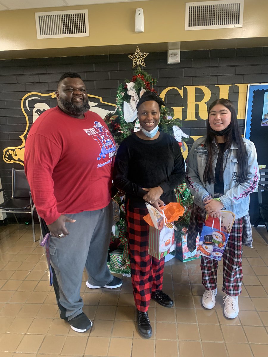 Please help us congratulate our WICOR Star of the Month.. Zielaika Curabo, and our WICOR Wizard of the Month.. Ms. McElrath🌟🌟🌟🎉🎉🎉 #AchievingExcellenceTogether