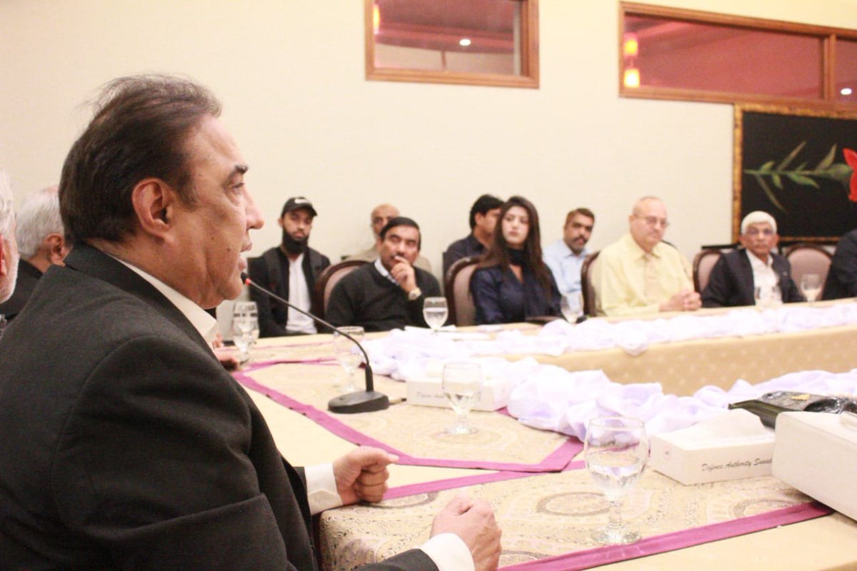zakfoundation's tweet photo. محمد اکبر علی خان نے سقوط ڈھاکہ کی مناسبت سے منعقدہ تقریب میں خطاب کرتے ہوئے کہا کہ مرحوم انجینئر ذاکر علی خان کا مشن آج بھی ادھورا ہے جس کی تکمیل کے لیے اب سول سوسائٹی بھی یکجا ہورہی ہے۔ علی گڑھ یونیورسٹی کے طلباء نے پاکستان بنایا تھا اور اب انکے وارثین پاکستان بچائیں گے۔ https://t.co/gjyZJfvYVf