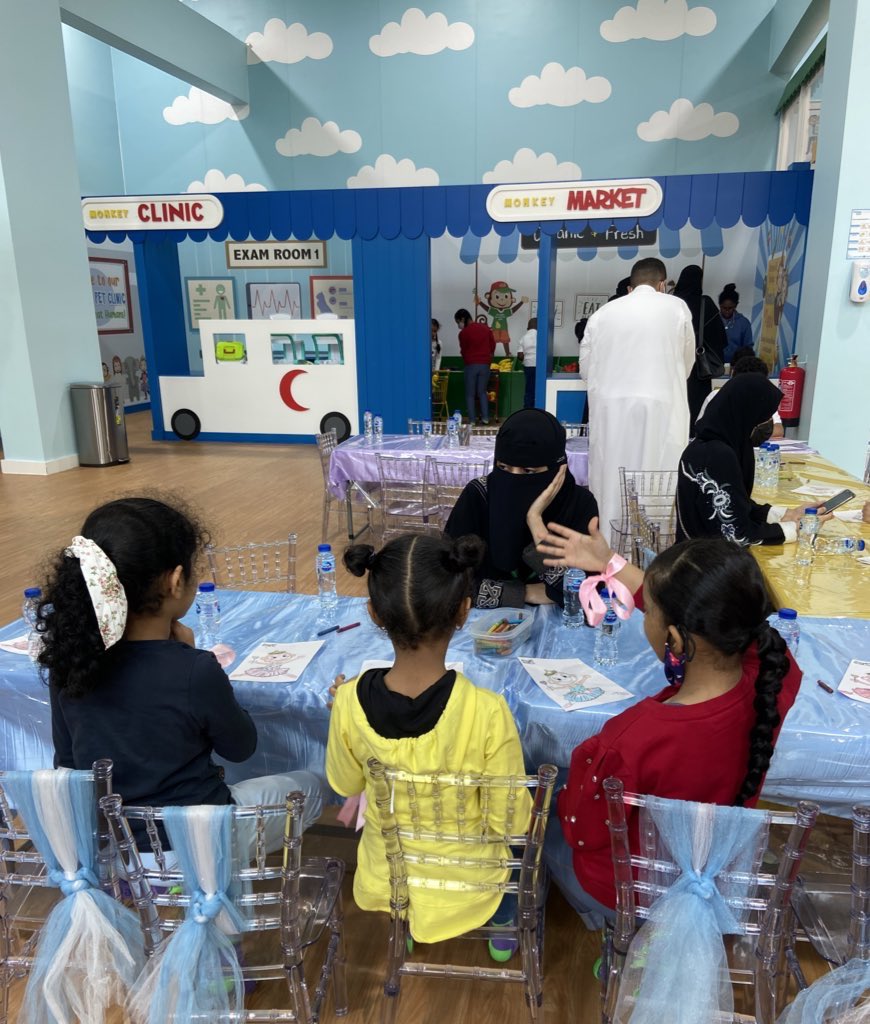 SCCS_KAU's tweet photo. بمناسبة اليوم #العالمي_للطفل 🤍
أيتام جدة في ضيافة عمادة خدمة المجتمع وناديها الطلابي🕊✨

شكر خاص لشيكي مانكيز 🌺
#جامعة_الملك_عبدالعزيز 
#KAU https://t.co/2Uq5IbY4aF