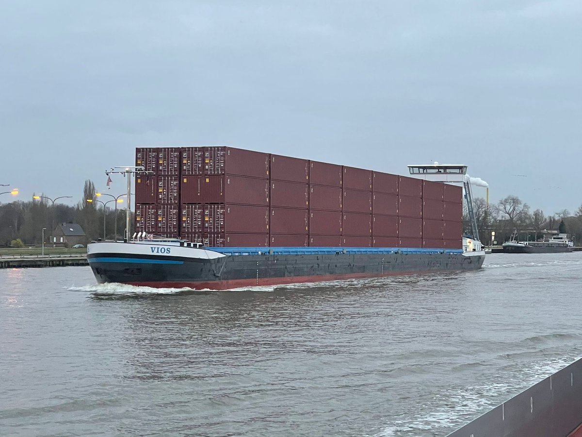 ms Vios voor <a href="/DanserGroup/">DANSER GROUP</a> geladen in <a href="/PortOfRotterdam/">Port of Rotterdam Authority</a>