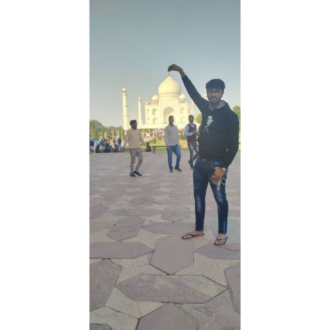 saksham_yadav__'s tweet photo. Taj Mahal😍😍😍
#WithFather https://t.co/LdAaSc5Hem