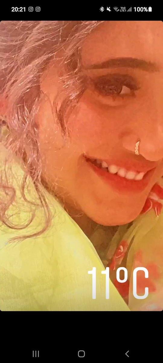 Shivi aayi khushiyaan layi🙈🙈

She's looking so pretty and that nose ring + her smile plzzz😭

Ps:I'm 101% sure she's in chandigarh bss❤

#shivangijoshi