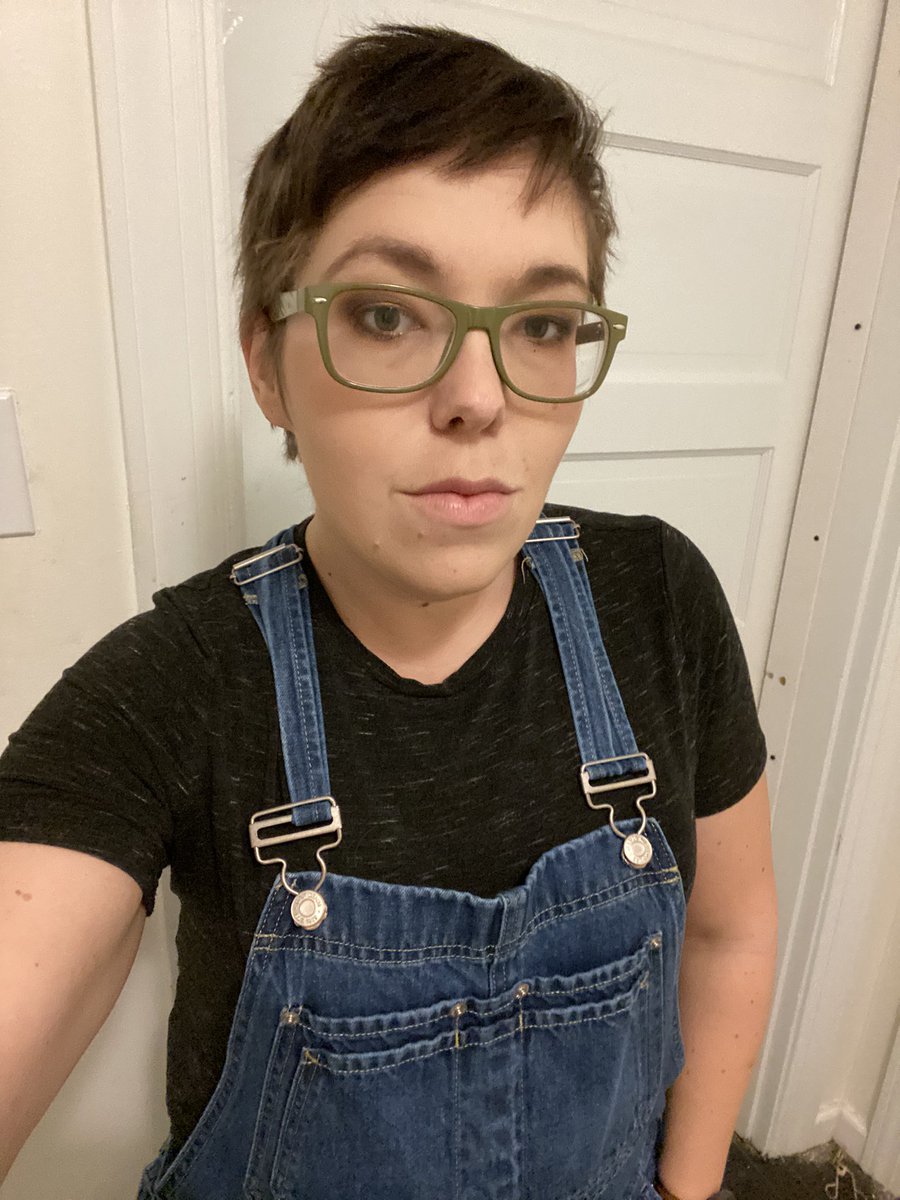 fantastico's tweet photo. Overalls. That is all. https://t.co/0Z1iRyhm1H