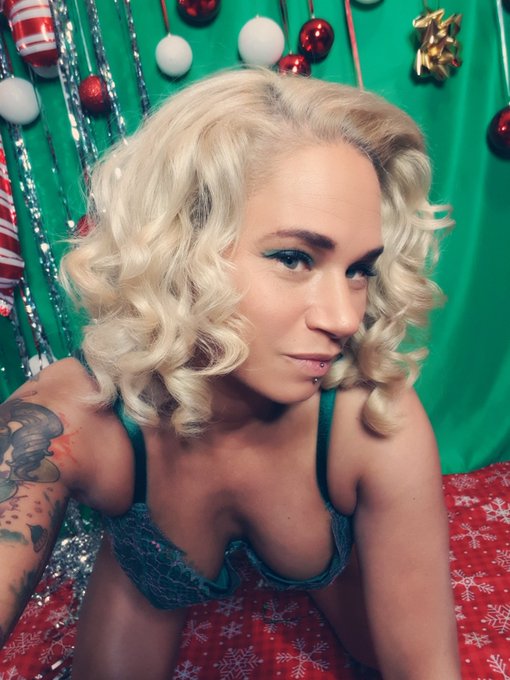 Getting ready for Christmas 🎄😉  #christmas #naughtylist #fetish #fantasy #fun #splosh #slposher  #redandgreen<a href="/tag/christmas"class="tags">#christmas</a><a href="/tag/naughtylist"class="tags">#naughtylist</a><a href="/tag/fun"class="tags"><span>#fun</span></a><a href="/tag/fetish"class="tags"><span>#fetish</span></a><a href="/tag/fantasy"class="tags"><span>#fantasy</span></a><a href="/tag/redandgreen"class="tags"><span>#redandgreen</span></a><a href="/tag/splosh"class="tags"><span>#splosh</span></a><a href="/tag/s"class="tags"><span>#s</span></a>
