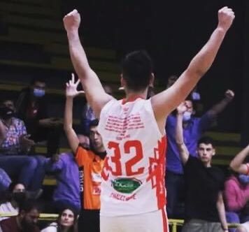 Esta hinchada quiere agradecer al <a href="/MonoRocha32/">Santiago Rocha</a> 
Por el empuje, por las ganas, por sentir la camiseta como ninguno.
Hay mucho por hacer y el basquetbol siempre da revanchas!
Arriba Mono! El 2022 es nuestro!
🔴⚪️🔴
🇦🇹