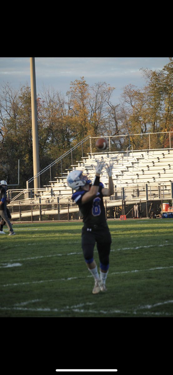 TylerHouser12's tweet photo. 2nd Team All-League Tight End and 3rd Team All-League Defensive End 💰 https://t.co/bqdwlGht4D https://t.co/vDcPcXgfph