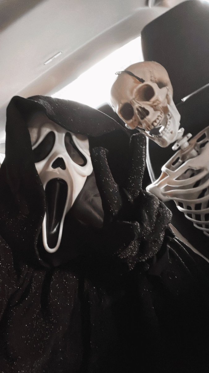 In honor of its 25th anniversary, share your #Scream cosplays! #ScreamMovie