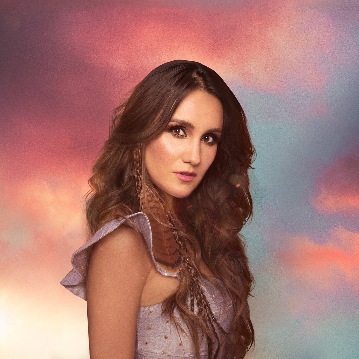 DulceMaria's tweet photo. Gracias Guerreros y gracias a todos los que han apoyado esta canción tan especial con la eterna #MariliaMendonca 🤍🙌🏼🙏🏻♾ es mucho más que una canción ,una conexión y regalos muy especial que nos dejó 💔🥲🙌🏼 https://t.co/SW9Ys6mVY5 https://t.co/SFV5FfDkKR