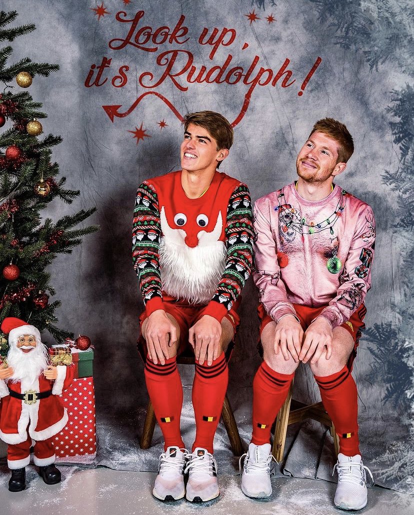 lnstantFoot's tweet photo. Les joueurs belges vous souhaitent de Joyeuses fêtes de fin d’année ! 😌🎄🇧🇪 https://t.co/d3QZV2rWLf