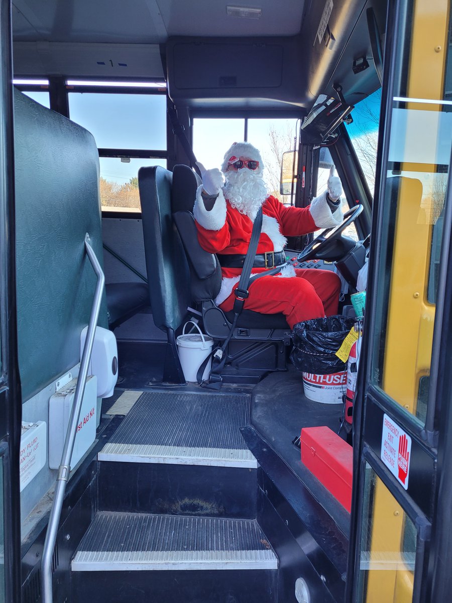 Seekonk Schools Bus 3 had a very festive bus driver today! <a href="/SeekonkPS/">Seekonk Public Schools</a> <a href="/HurleyMiddle/">Dr. Kevin Hurley MS</a> <a href="/MartinElem_SPS/">George R. Martin Elementary School</a> <a href="/SeekonkHS/">Seekonk High School</a> <a href="/AitkenES/">Aitken Elementary</a>