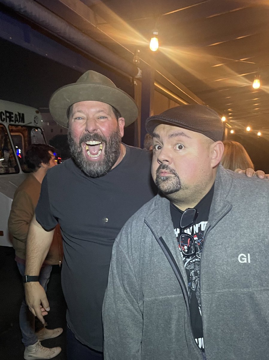 fluffyguy's tweet image. The machine &amp;amp; the vending machine