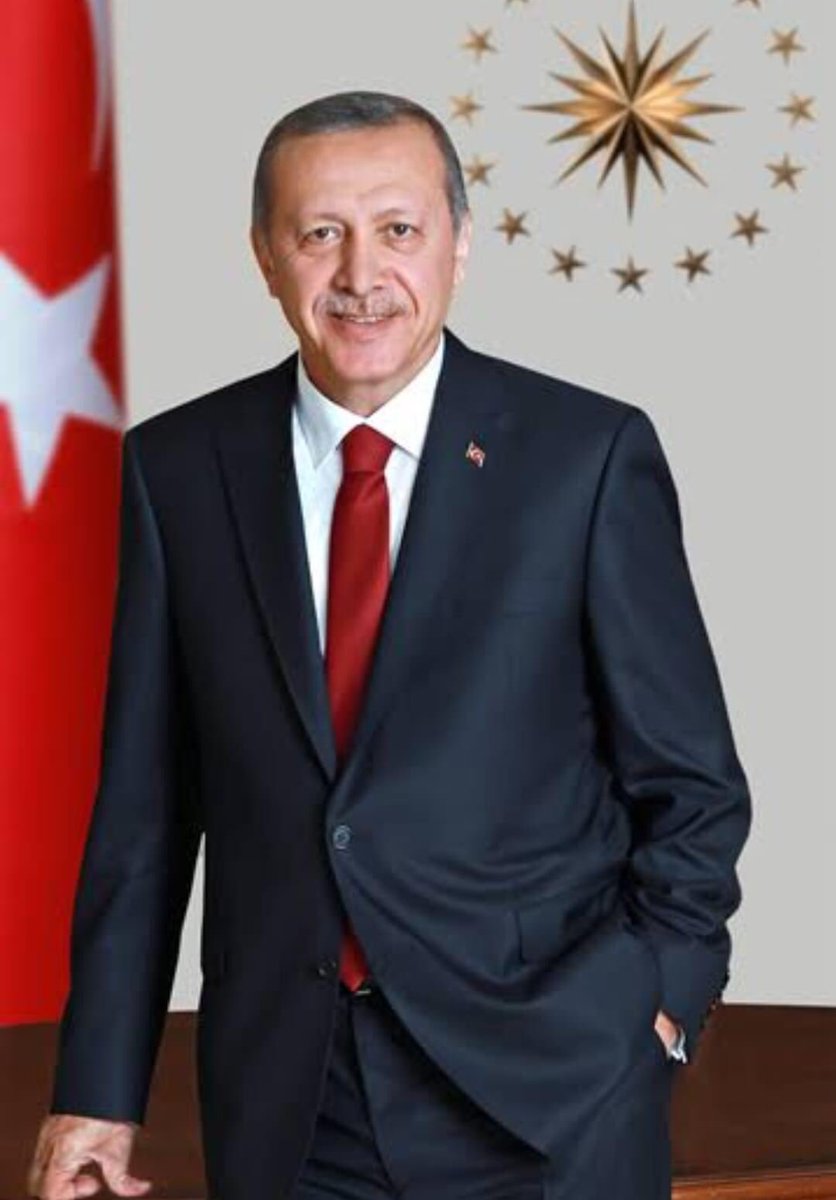 c_ozdemr's tweet photo. Büyük lider olmak zor günde ortaya çıkmaktır. Tıpkı 17-25 Aralık kumpasındaki, 15 Temmuz hain darbe girişimindeki olayları tersine çevirdiği gibi bugün de büyük bir lider olduğunu gösterdi. Her zaman devletimin yanındayım. https://t.co/dpKDN49m5A