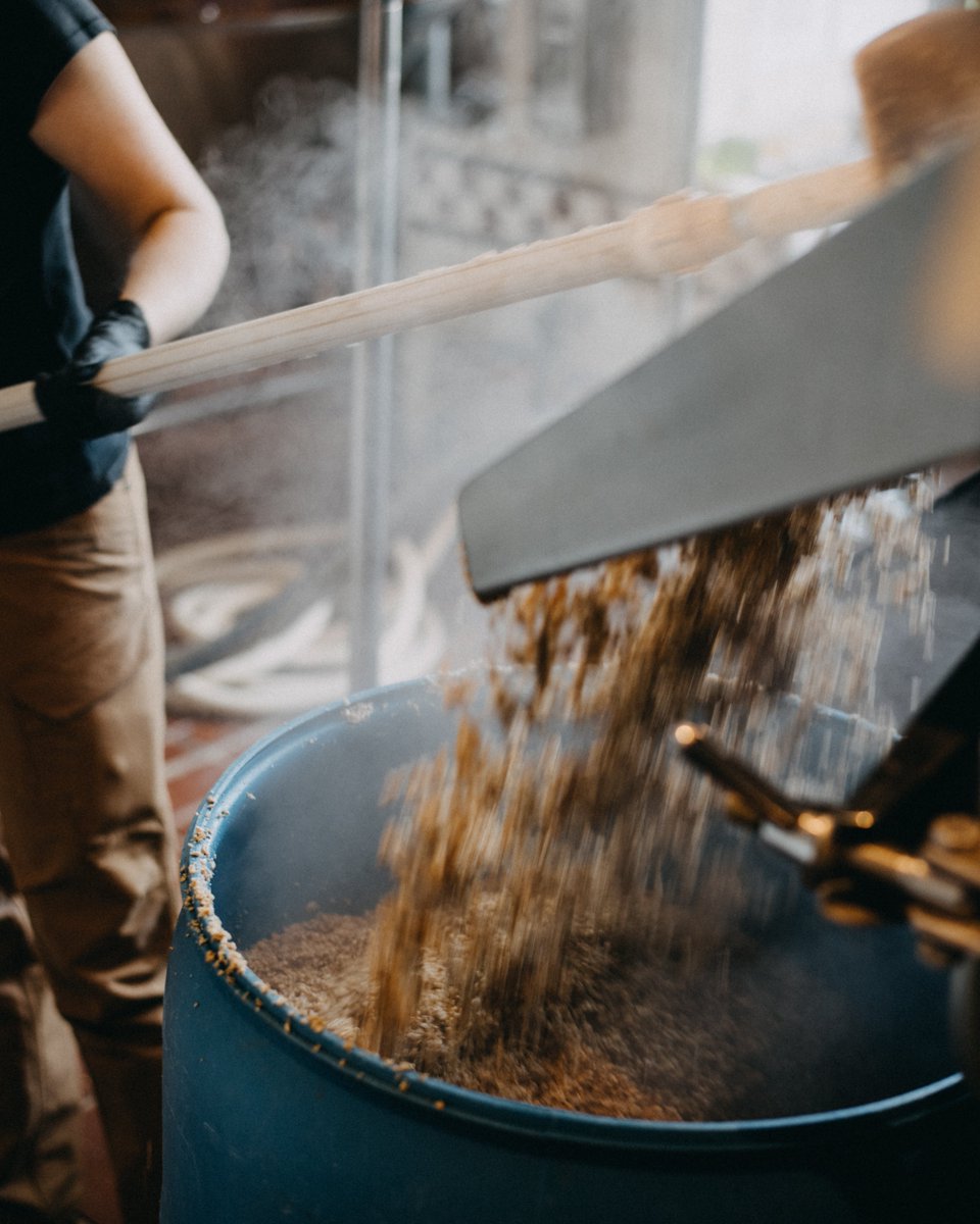 PeterBsMonterey's tweet photo. Behind the scenes at the #brewery 🍻
#peterbsbrewpub #peterbs #montereybrewed #montereybrewery #Monterey https://t.co/KfCbLDHBbY