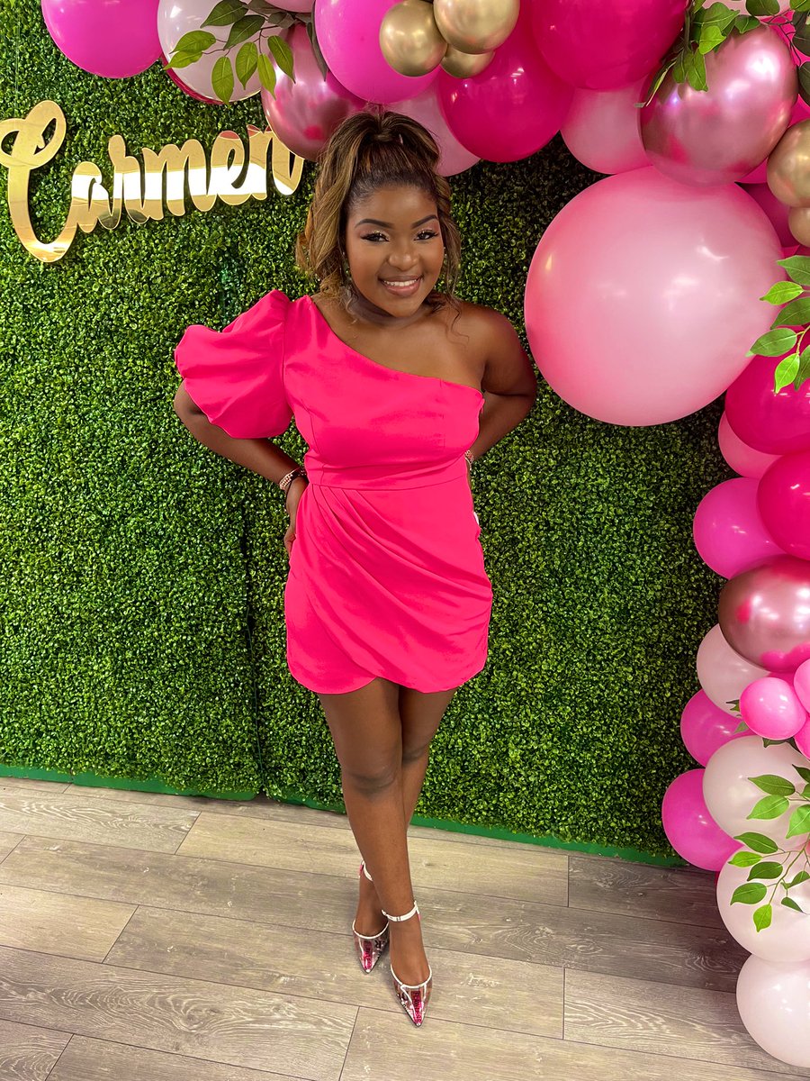 c_alexandriaaa's tweet photo. this is for them twenty somethings 💕🥂. https://t.co/bcWI5AatId