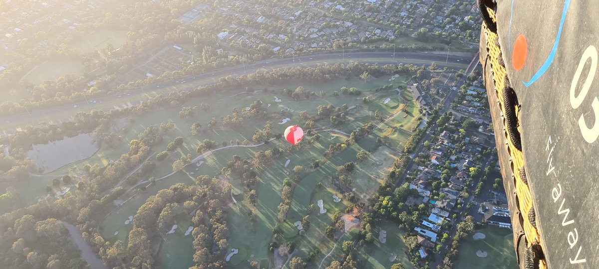 scmoten's tweet photo. @KewGolfClub View from above on earky morning balloon flight. https://t.co/ayveVVLR7H