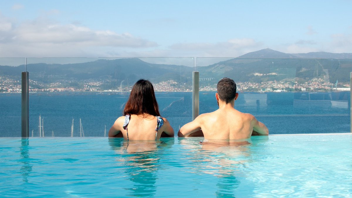 🎁 Quedan pocas horas para que anunciemos el ganador del SORTEO! Una noche en el Gran Hotel Nagari (<a href="/granhotelnagari/">Gran Hotel Nagari</a>) con desayuno y acceso al SPA. Etiqueta a tus amigos y recuerda seguir tanto este perfil como el del propio Hotel para poder participar.   🤞 💫