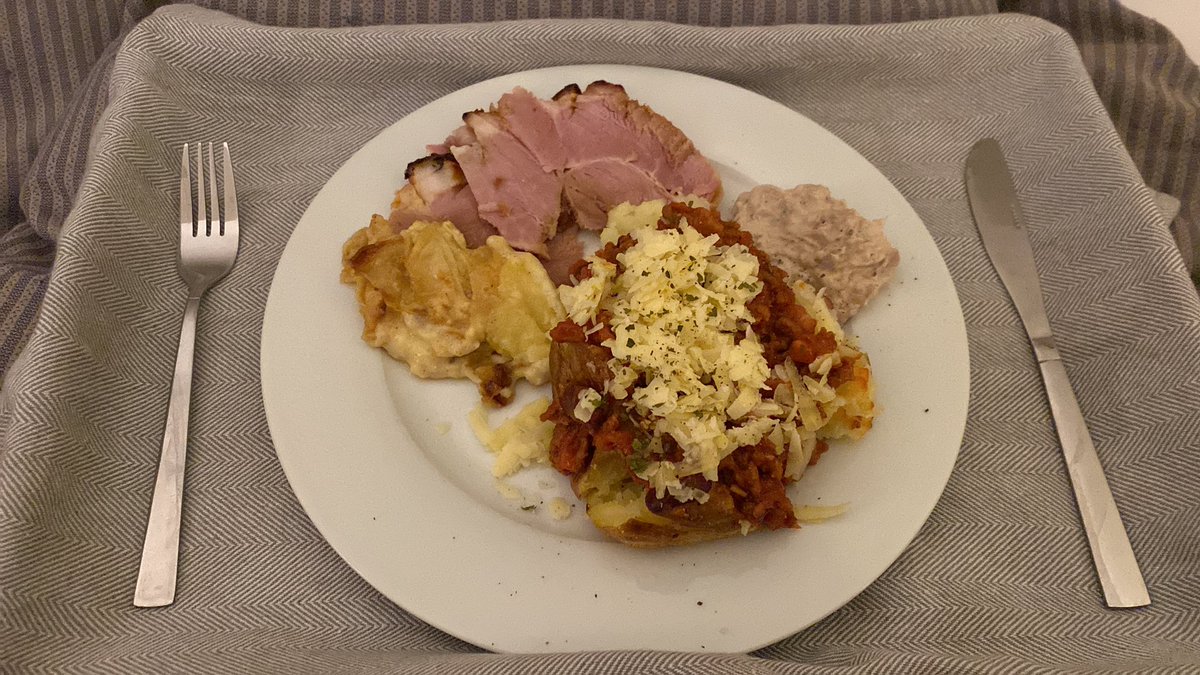 agavet's tweet photo. I’ve decided that room service is so excellent at this #IsolationStation that I’m going to test positive on monthly basis.. @MalcolmBennett7 @KateWhiteout https://t.co/rt276j9l0s