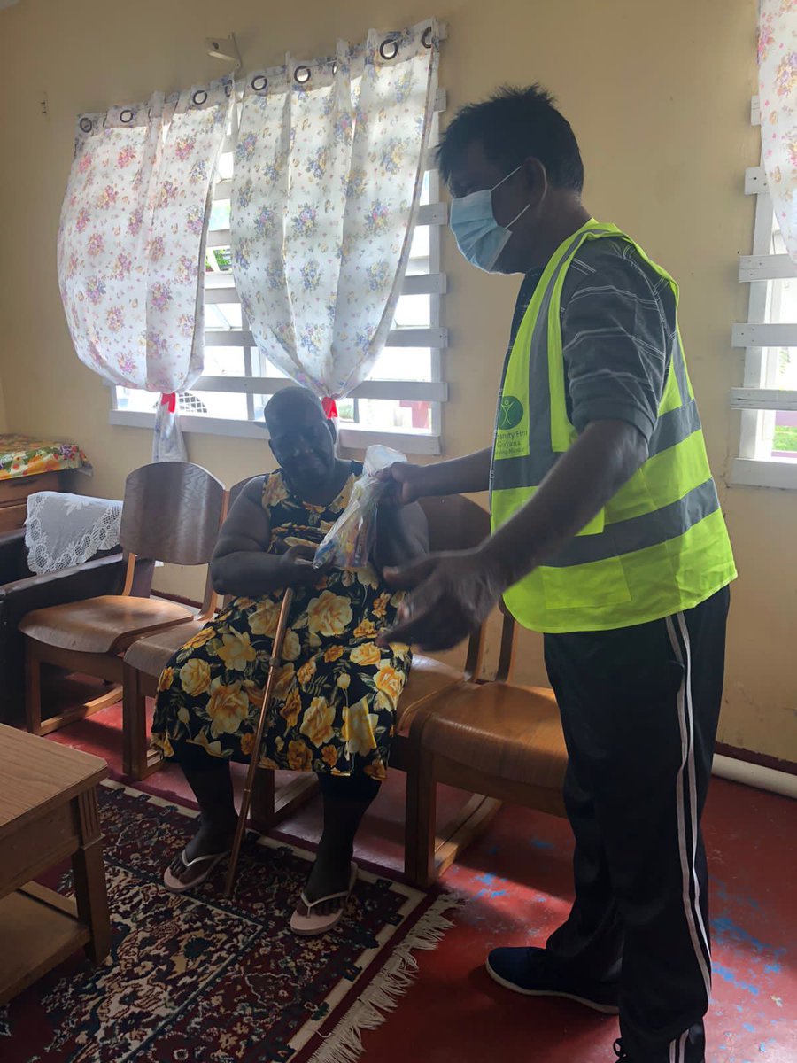 HFGuyana's tweet photo. Humanity First Guyana in Berbice distributed 40 care kits among Senior Citizens and Care Centers. We will continue to do our utmost best to help those who are in need. #HumanityFirst #HumanityFirstGuyana #HumanityFirstBerbice #Wehelpothers https://t.co/4EG4uSC1KW