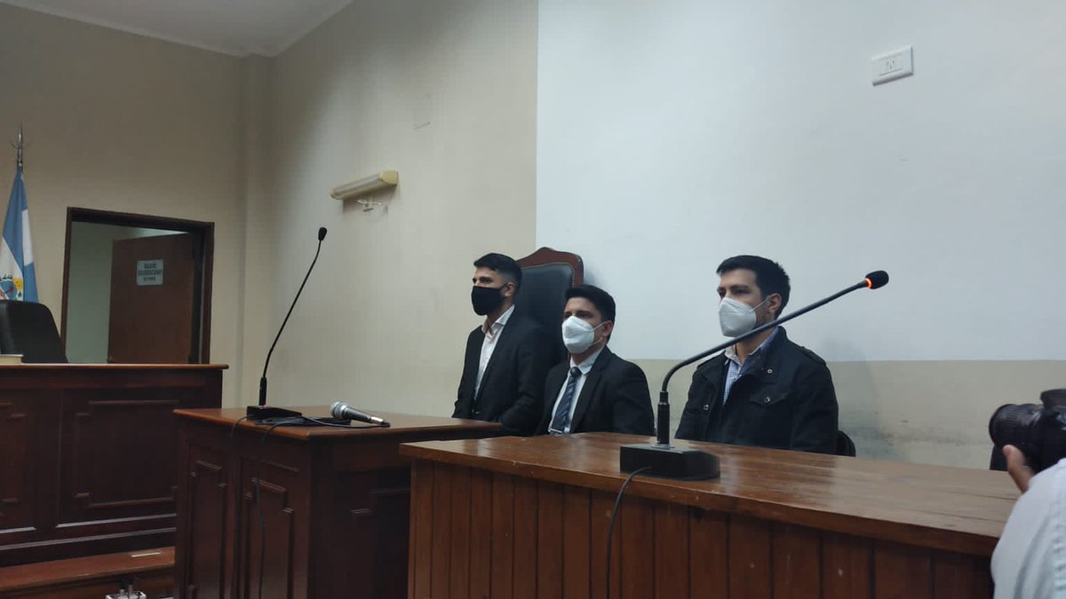 NuevaMiradaCtes's tweet image. AHORA: CONDENA POR ABUSO SEXUAL GRUPAL EN CAA CATI
Lucas Almeida recibió la pena de 9 años, Santiago Chavez 9 años y Cristian Contin 7 años