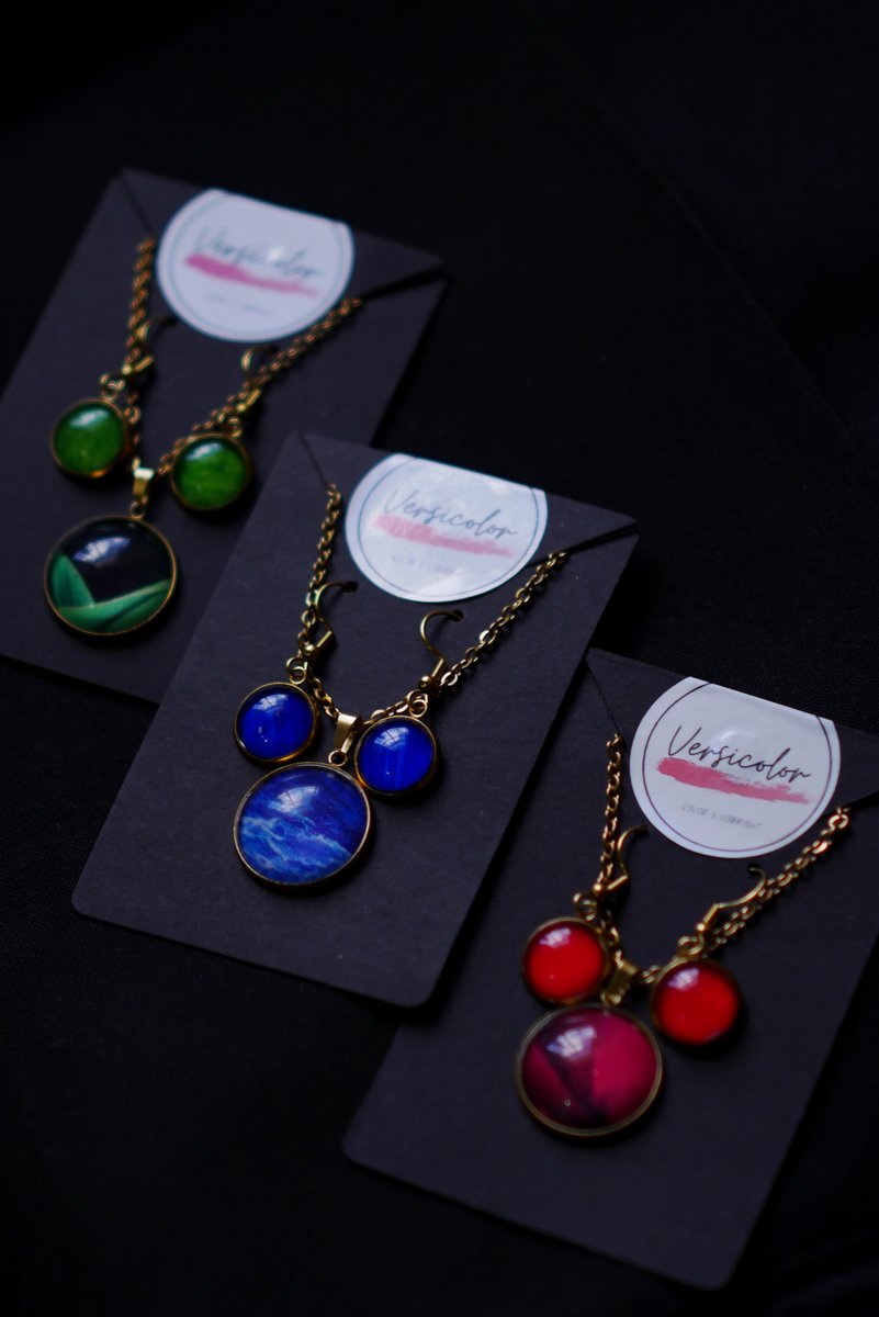 Versicolor758's tweet photo. Searching for a Vivid gift for a Vibrant person? 

Earrings now available from Versicolor Accessories

Link in bio to order https://t.co/d6AJYR5GzO