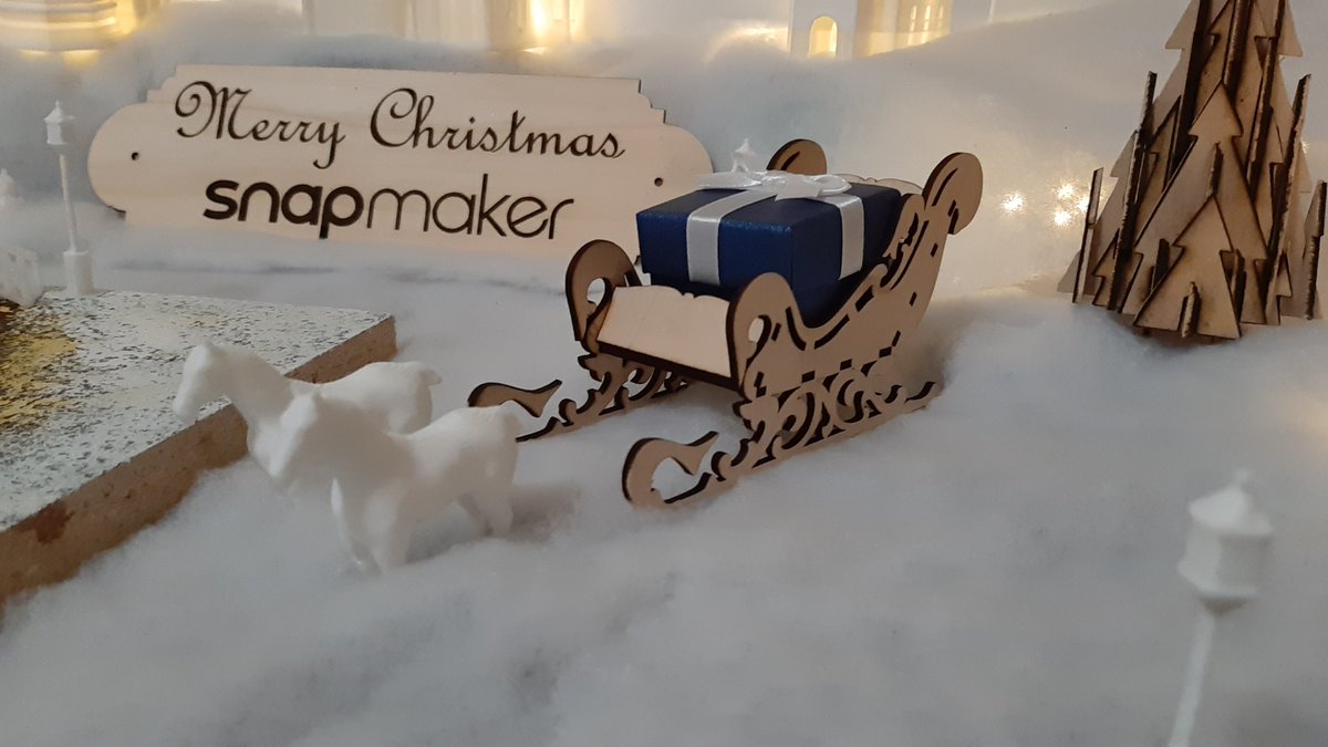 MechAndPhysics's tweet image. Merry Christmas @snapmaker! I decided to go all out this year on Christmas decorations for the #SnapmakerWonderland. I made my own wonderland at home and decided to make an entire Christmas village using all the components of the Snapmaker. #Snapmaking #MakeSomethingWonderful