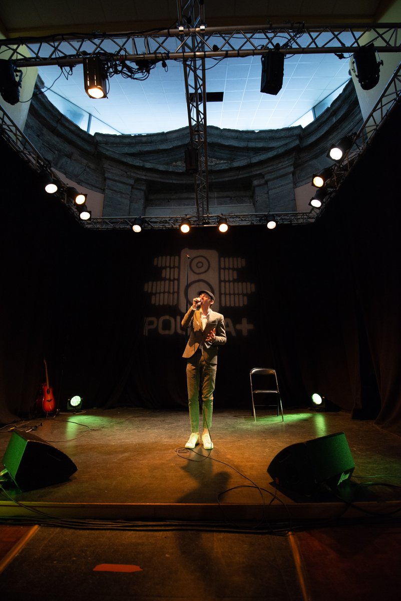 aggloboulonnais's tweet photo. Résidence de l’artiste Wimereusien, Alambda, dans le cadre du Poulpa+ à la Chapelle de l’ULCO. Au programme, coaching scénique avec Charlotte Dubois et conseils technique en compagnie de Nicolas Chimot. Un seul objectif, pouvoir monter un show de A à Z - https://t.co/OasT9643nf https://t.co/LL5TtjD0Sv