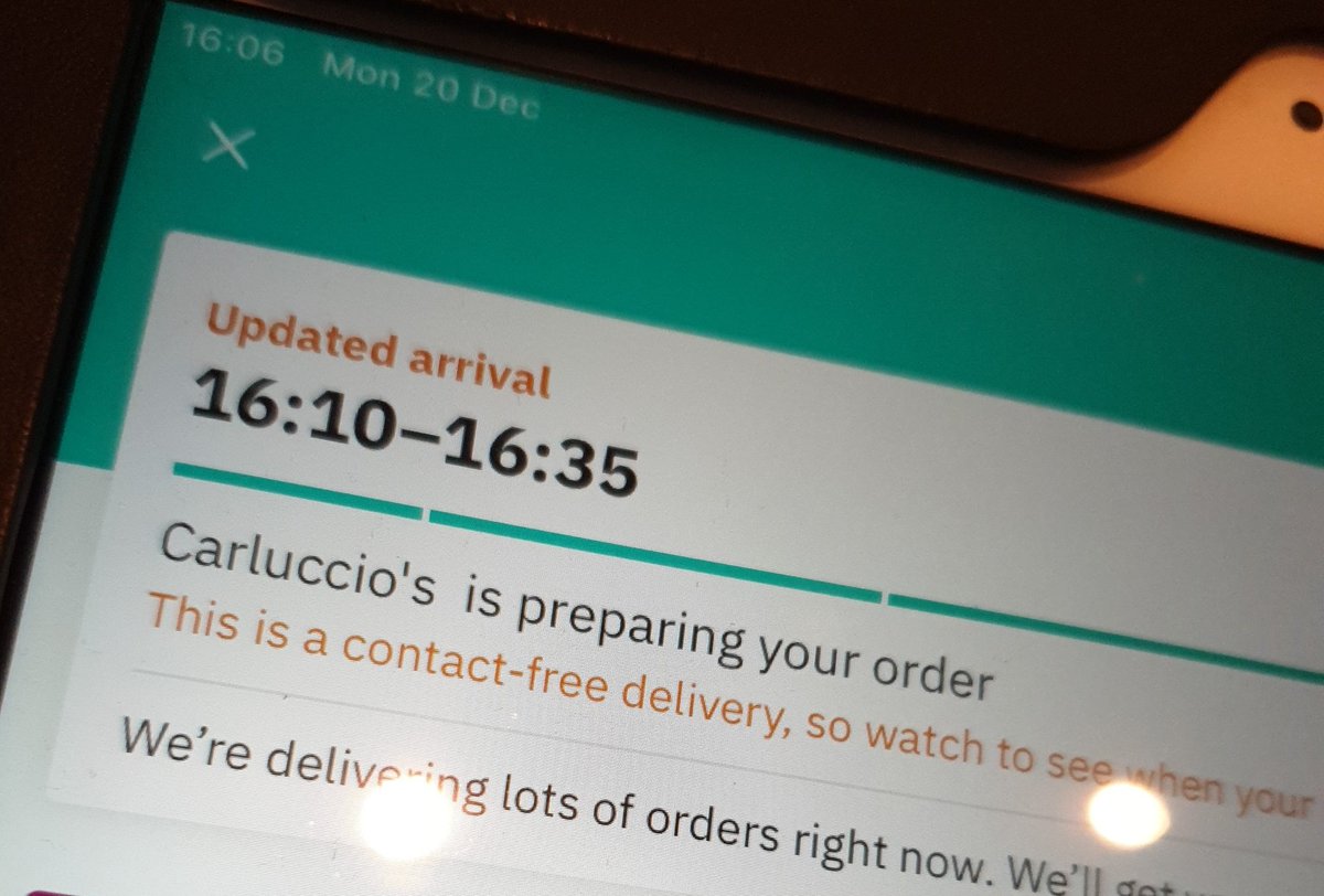 ChouetteCapuche's tweet photo. @Deliveroo Ordered @Carluccios at 3.05pm. Delivery timing announced: 35 to 60mn. And yet another updated arrival. If they're good enough, I might have my late lunch for dinner >< https://t.co/tZsTpIb0p7