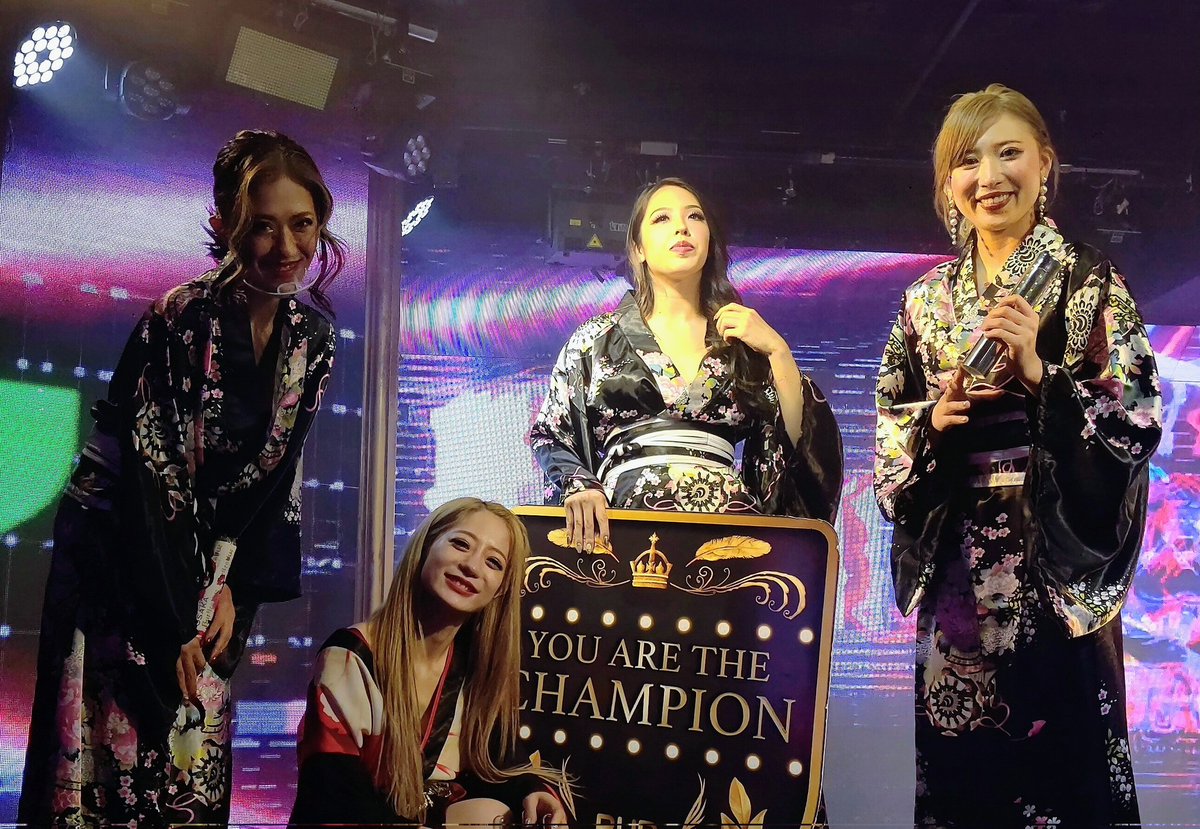 ogatchi_senyou's tweet photo. 姫卒業イベント最終日🎉
最後は可愛く美しいだけでないカッコいい姫✨
推し２人最後のツーショット😭
最後の１期生集合😭
４枚目は個人的に想い出のある歌演目😭
本当に暖かかった史上最高のバーレスク大阪‼️

今日を生きる全ての人に
幸せだと思える瞬間が
ありますように  
～ひといきつきながら～ https://t.co/xTDk1UcHDj