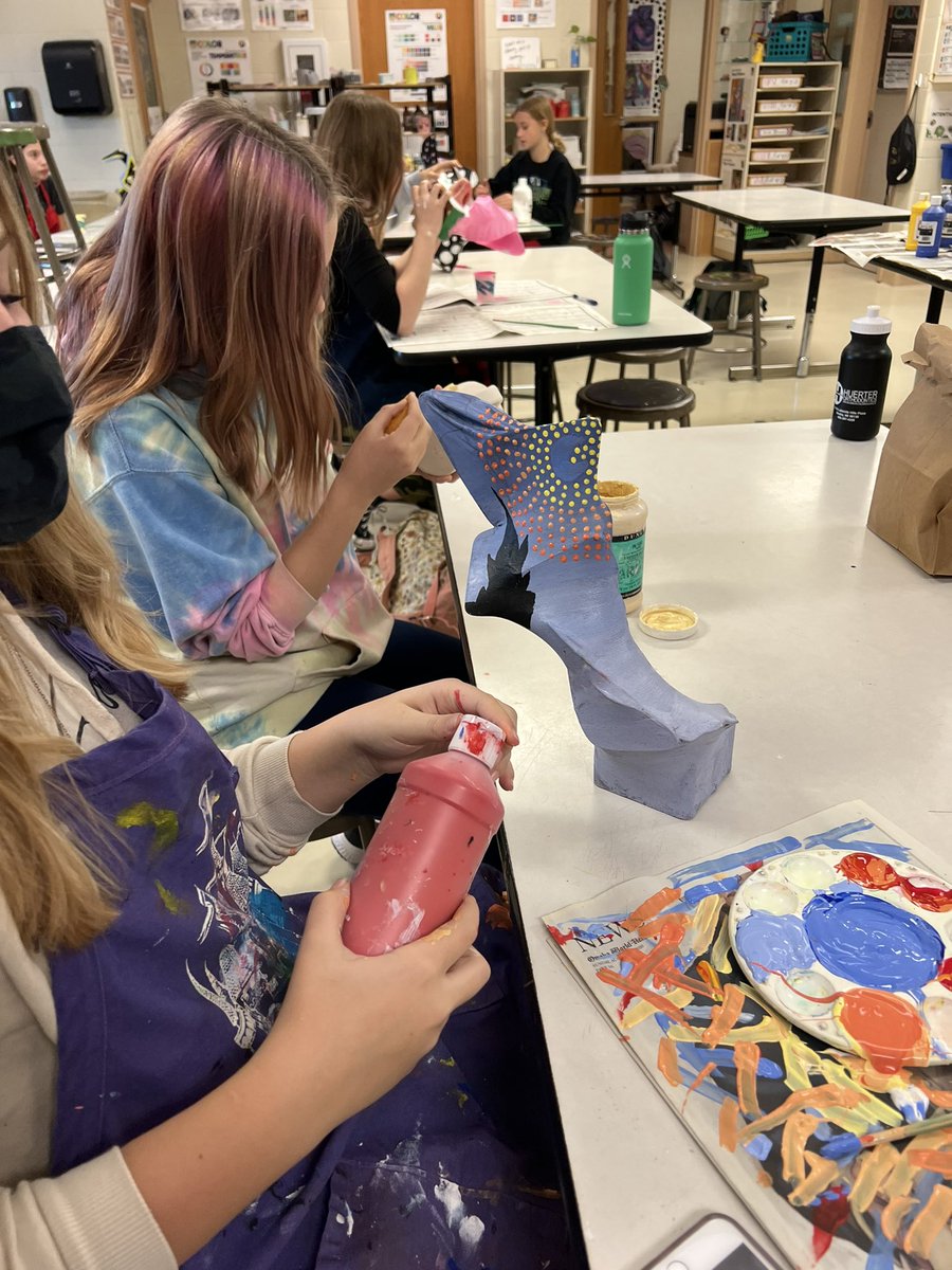 ArtsyTeacherOne's tweet photo. Progress Painting Pantyhose! 🎨 @BethLFink @MrsKatieHadan @BrentSnow5 @mps_russell @MillardPS #ArtEd #RussellExploratory #ArtMatters https://t.co/1EHubUTkBk