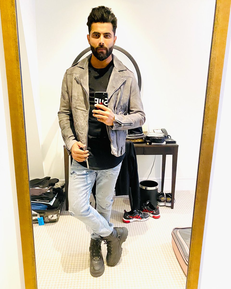 imjadeja's tweet photo. Winter mood👽 https://t.co/obajkI9kdO