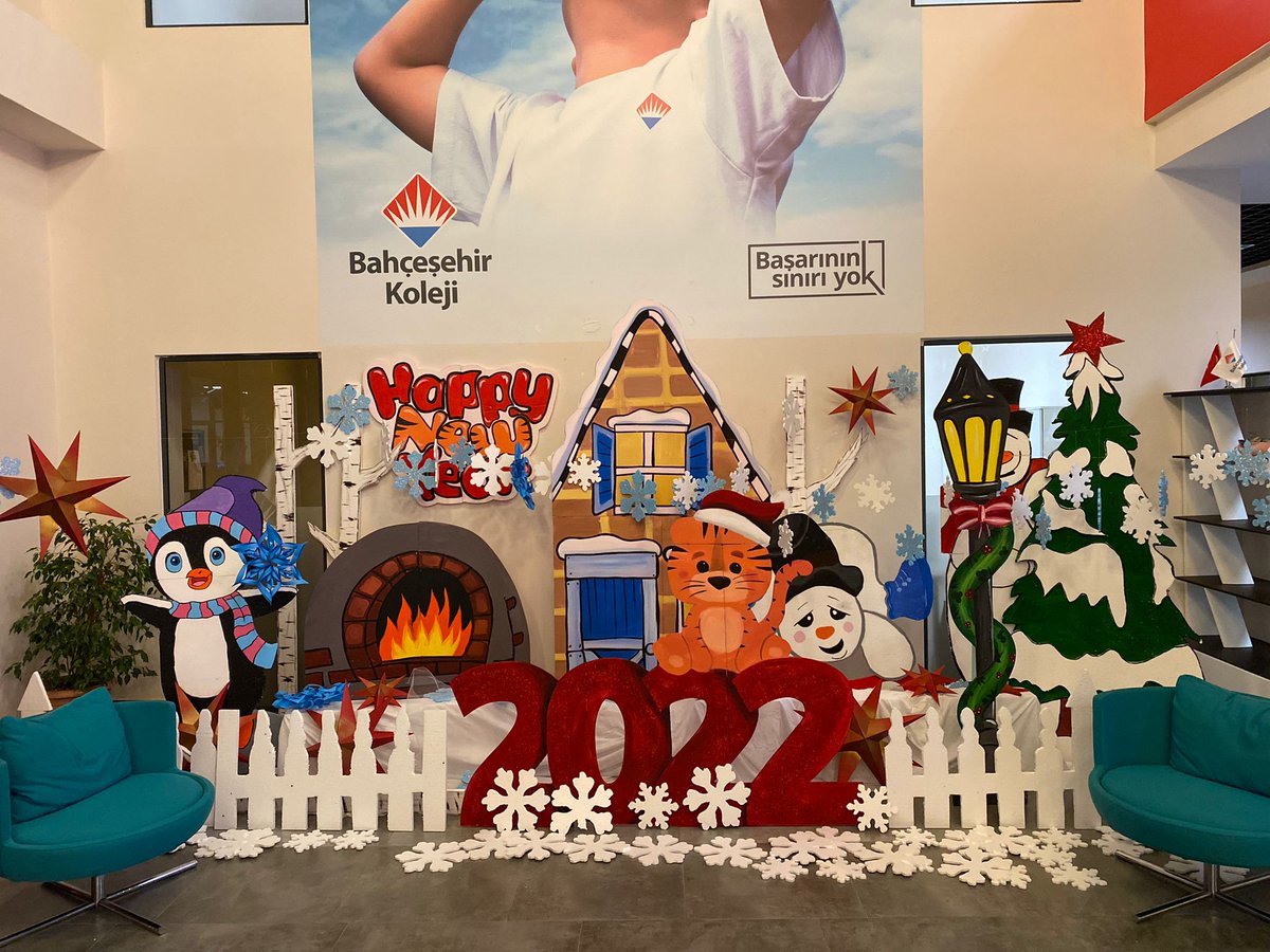 Tekirdağ Bahçeşehir Koleji lobi kış dekorumuz ❤️💙 ❄️❄️❄️<a href="/bk_tekirdag/">BK Tekirdağ Kampüsü</a> <a href="/ilkay_tandogan/">İlkay Nazlı Tandoğan</a> <a href="/EdaPekcetin/">Eda Keskin</a> <a href="/shkynr/">Şahika Yanar</a> <a href="/erel_begum/">Begüm Erel</a> <a href="/CisemSev/">Çisem Sev</a> <a href="/HVatansever2/">halimeVatansever2</a> @UnalDindarBk