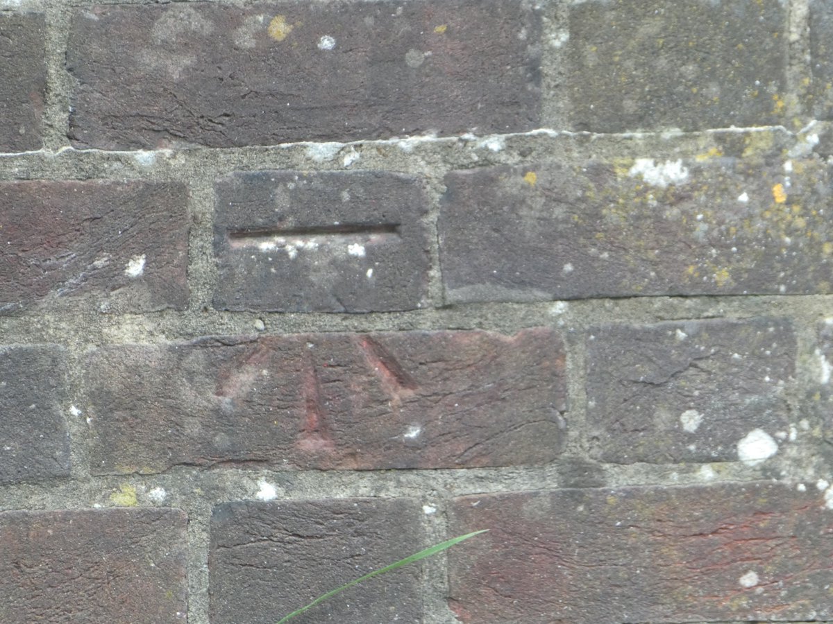 moonraker_the's tweet image. 424th @OrdnanceSurvey #OSBenchmark a cut benchmark on Rushall Bridge, Rushall (Grid Ref: SU12625625) #WiltshireWalks @BBenchmarks @BenchmarkBaggi1