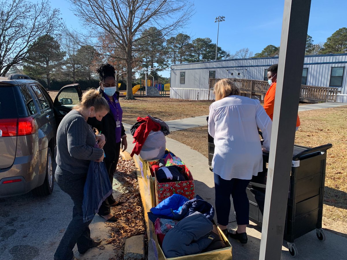 The #ECU Staff Senate's annual holiday coat drive was a success! 

The Staff Senate was able to donate more than 100 items to the #ECU Community School! 🧥

Happy holidays, #Pirates! 🏴‍☠️