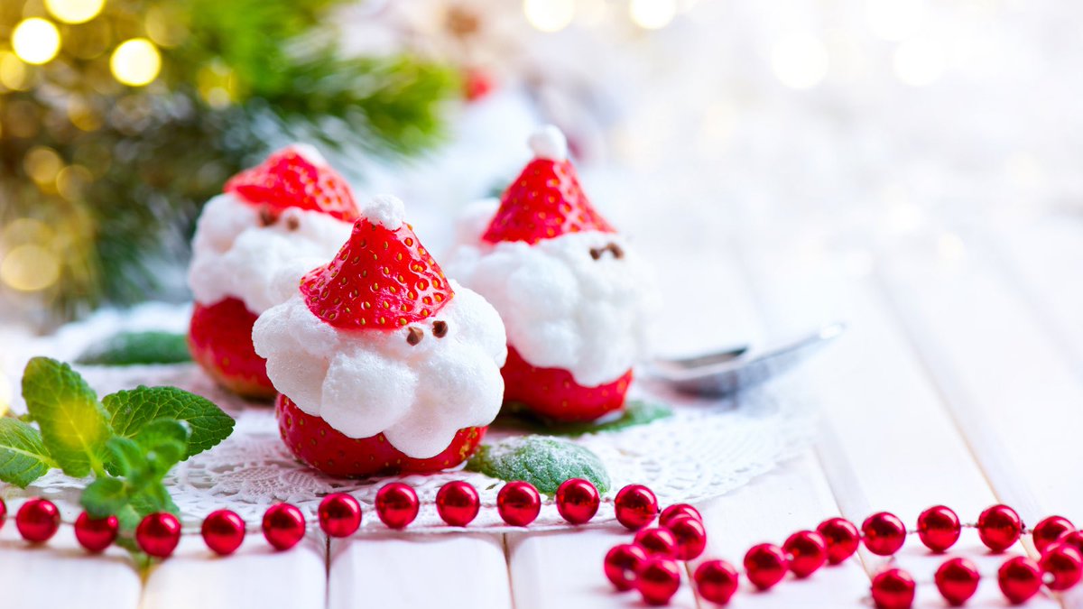 topfruitbytes's tweet image. Get into the Christmas spirit this week by creating some fun strawberry Santas. All you need are strawberries and whipped cream. The kids will love these yummy treats and can help put them together #Christmas