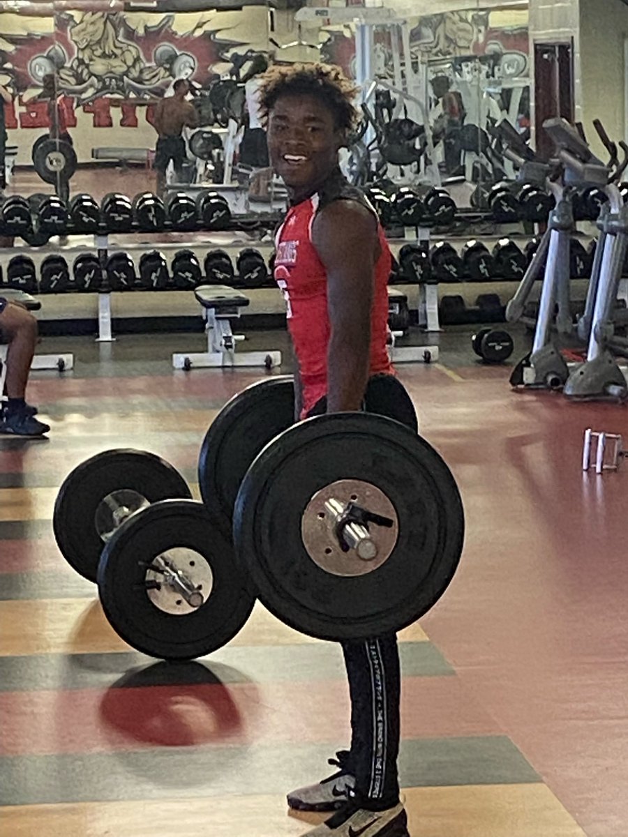fb_westfield's tweet photo. Holiday lifting on #EllaBlock https://t.co/gQc8HY2bZr